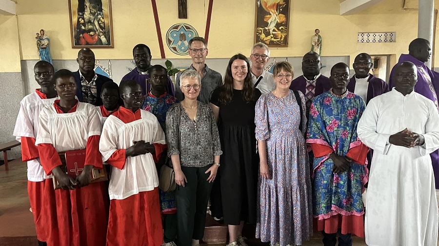 Mitglieder des Lions Club Neumarkt sind für einige Tage nach Uganda gereist.
